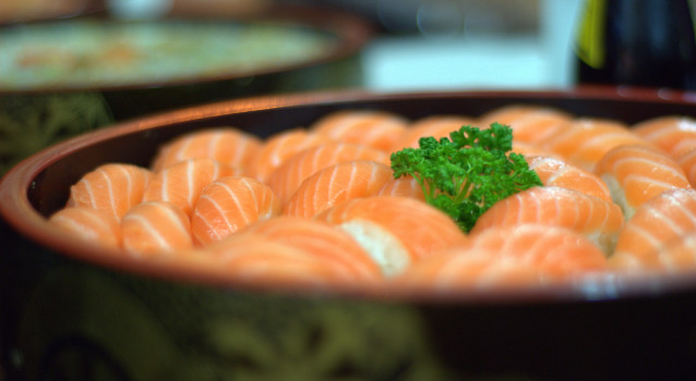 Sushis rapide de saumon poivrés